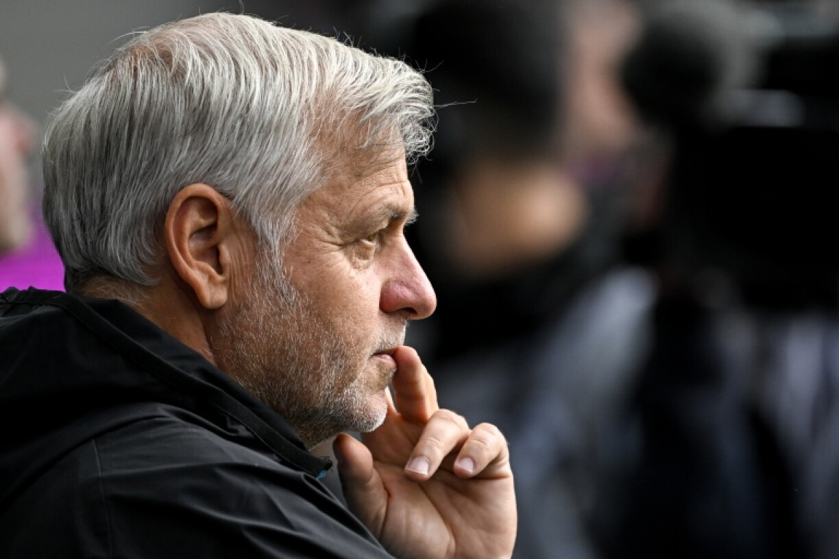 L'entraîneur de l'Olympique de Marseille Bruno Genesio à Angers Angers le 18 octobre 2026 en France