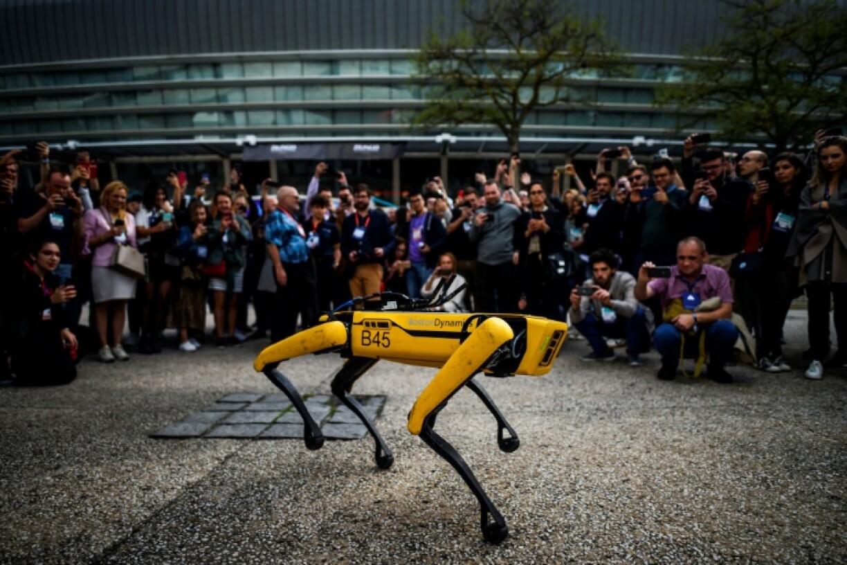 Un exemplaire du chien robot de Boston Dynamics, présenté en novembre 2019à Lisbonne