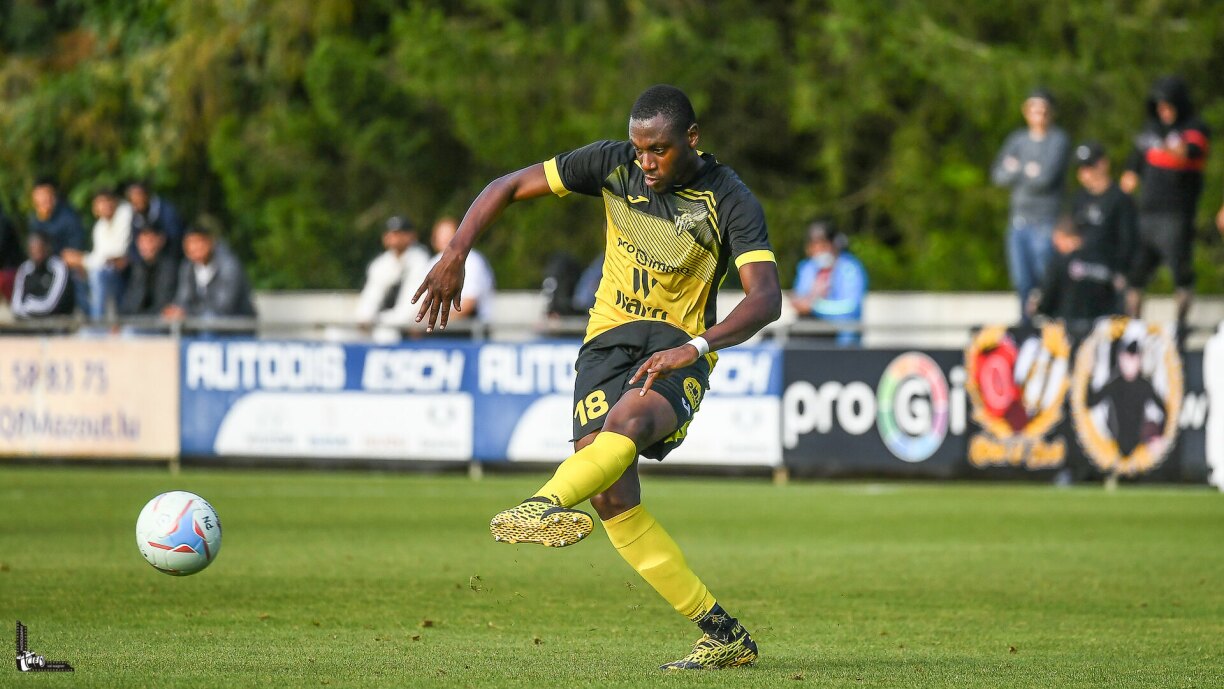 Lamine Ba et le Progrès se sont appliqués pour distancer Hostert (4-0) et conserver seuls la tête du championnat.