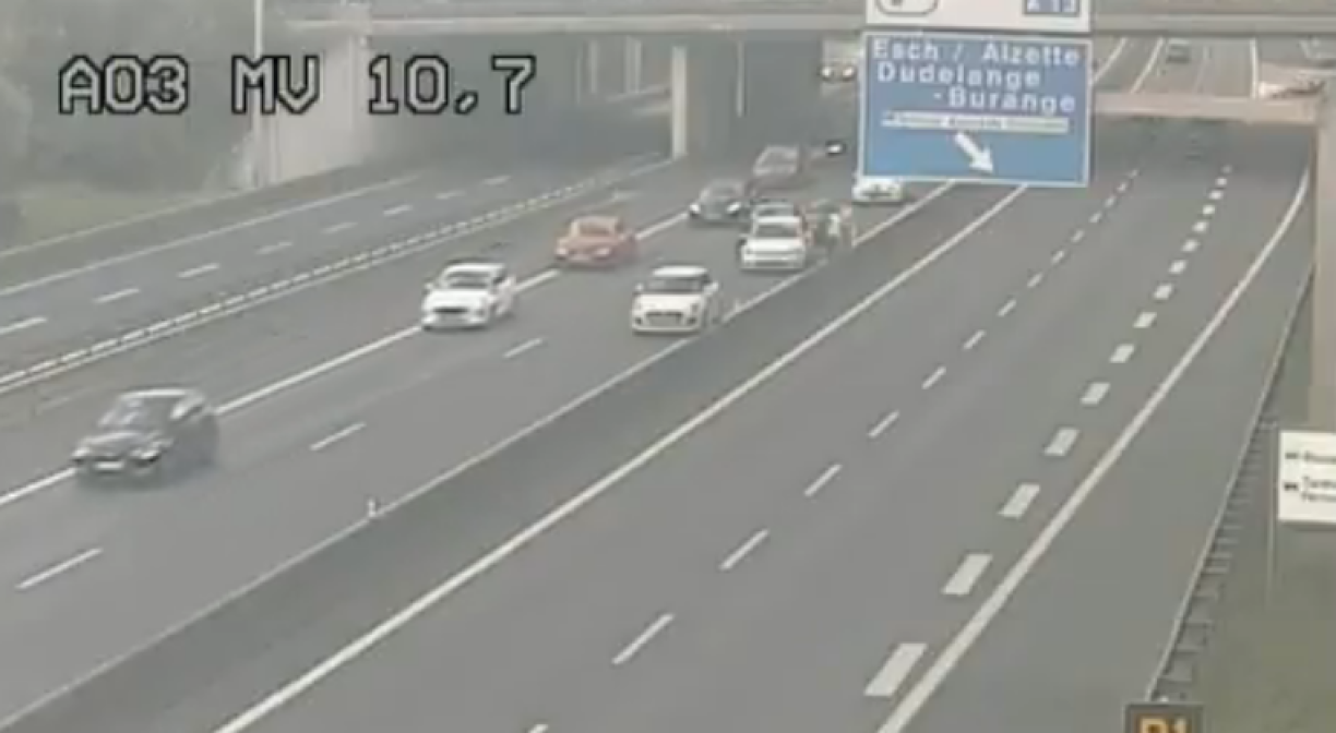 Capture d'écran qui montre les trois voitures impliquées sur l'accident (A3)