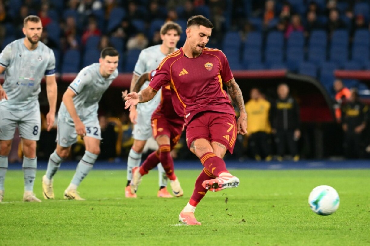 Roma midfielder Lorenzo Pellegrini stepped up in the 42nd minute to score from the spot