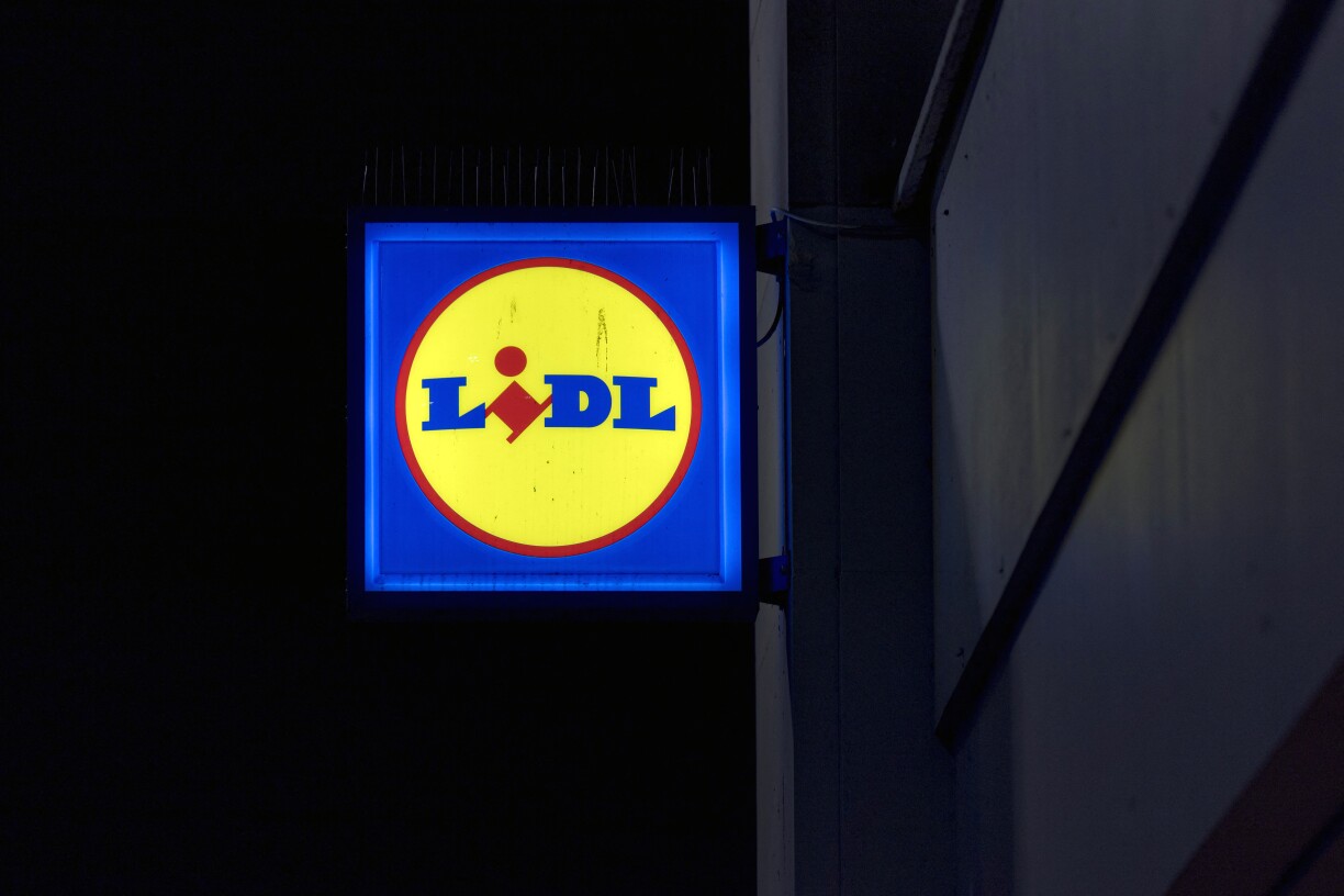 De Logo Lidl un engem vun hire Geschäfter zu Sheffield an England.