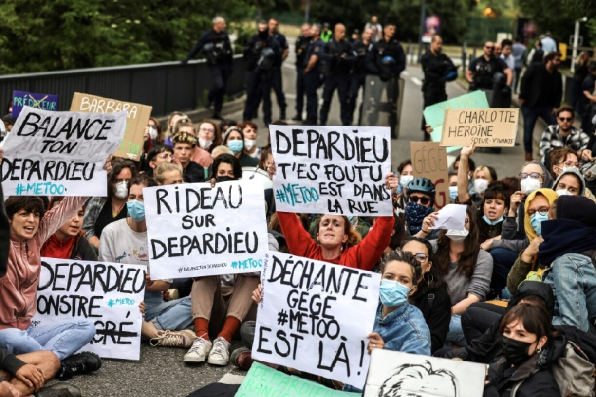 Manifestation contre l'acteur Gérard Depardieu, objet de plaintes pour agression sexuelle, le 25 mai 2023 à Toulouse