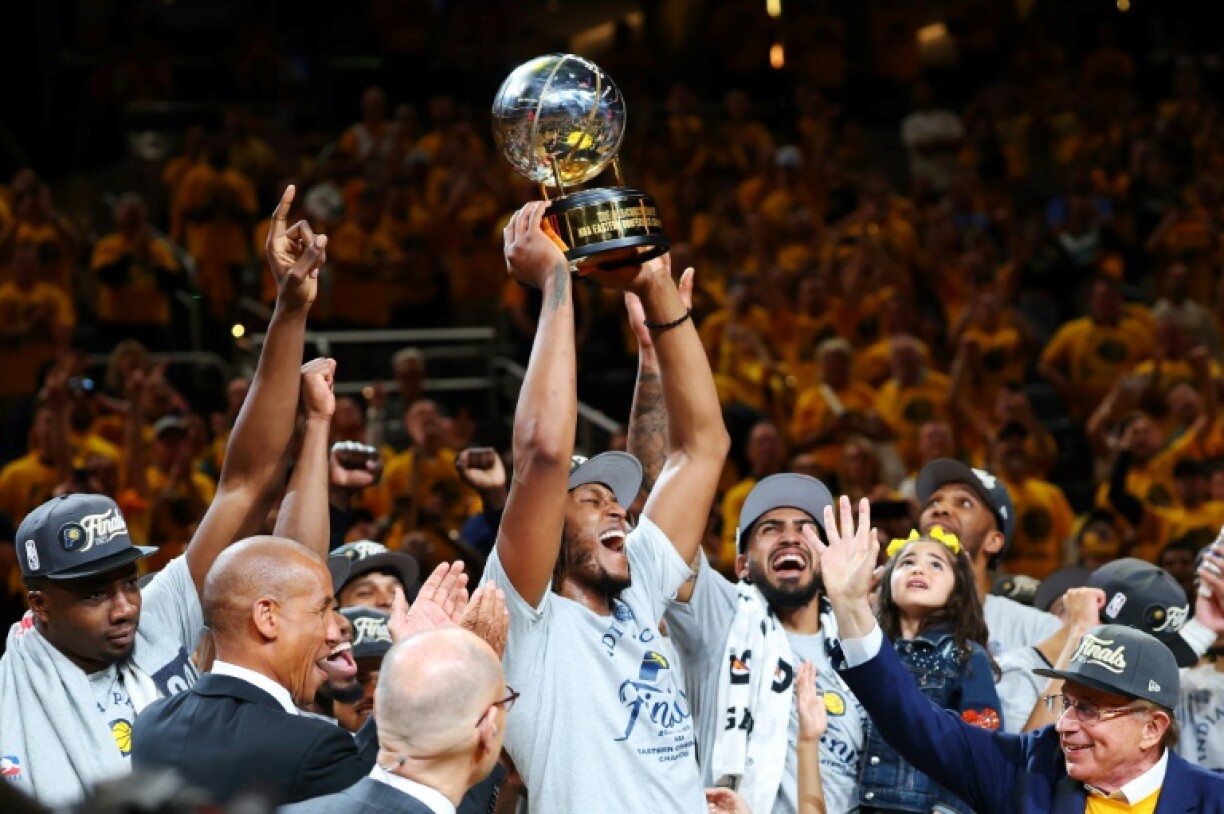 Les Indiana Pacers célèbrent leur victoire contre les New York Knicks en finale de la Conférence Est de la NBA, le 31 mai 2025 à Indianapolis