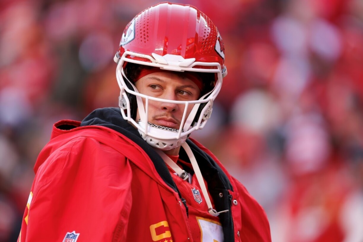 Quarterback Patrick Mahomes hopes to direct a Kansas City victory at Pittsburgh to clinch a first-round playoff bye and post-season home-field edge