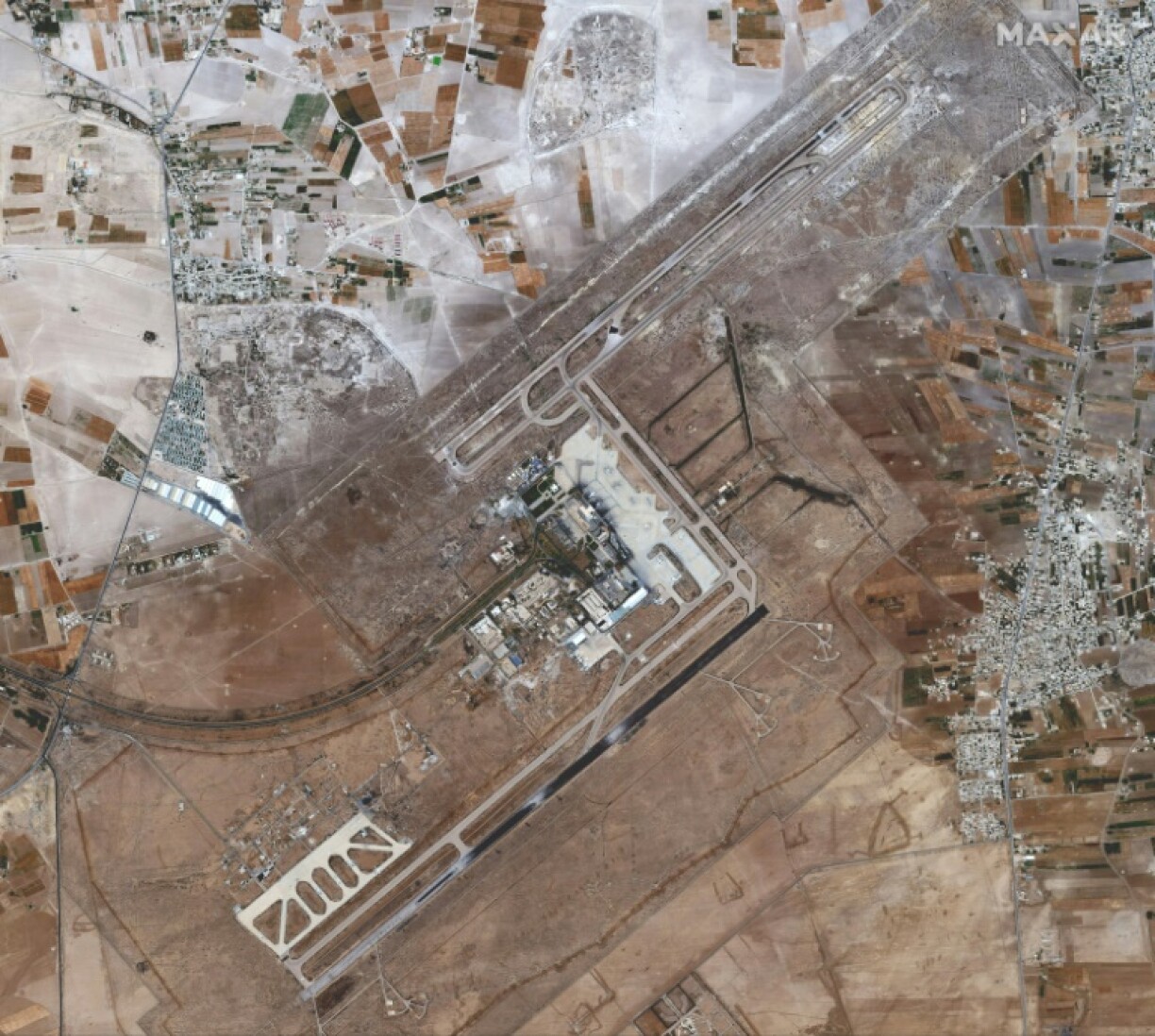 Une image satellite montrant des dégâts provoqués par un raid israélien contre l'aéroport de Damas, le 10 juin 2022