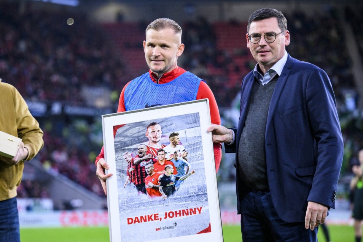 De Jonathan Schmid am Mee 2023 bei sengem Abschid zu Freiburg.