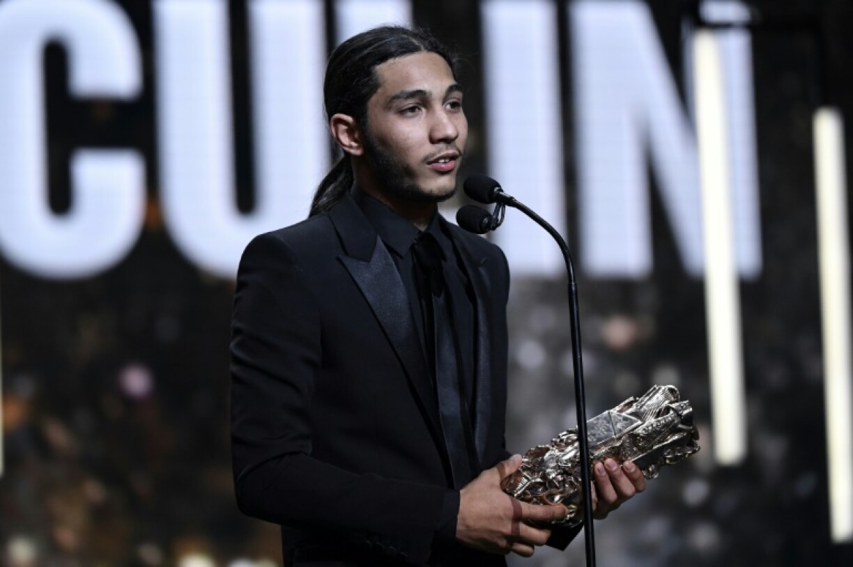 L'acteur Dylan Robert recevant le César du meilleur espoir masculin, le 22 février 2019 à Paris
