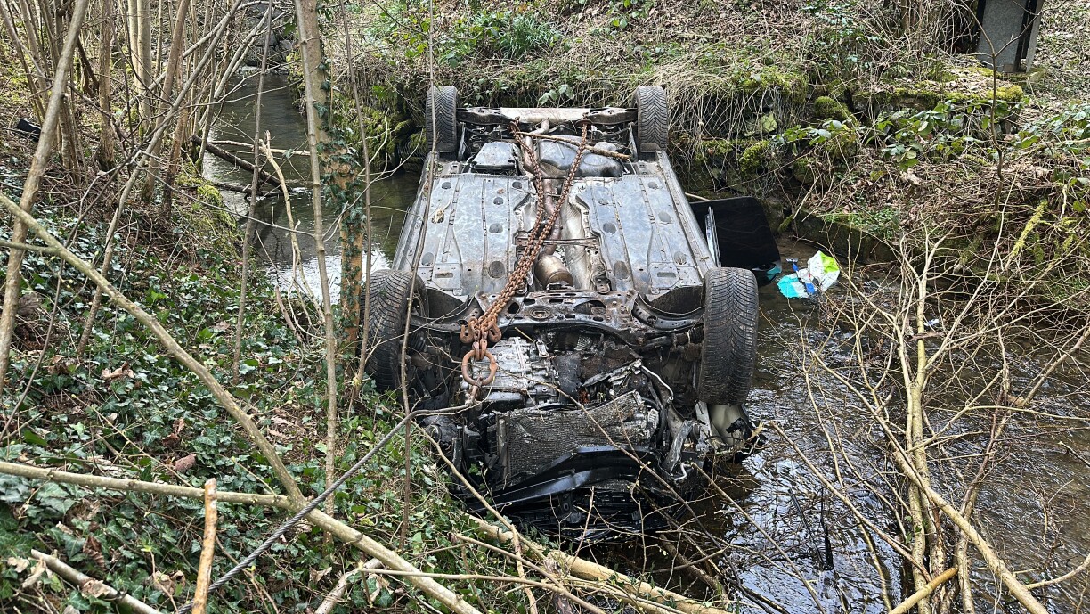 Nom Accident louch den Auto op der Kopp.