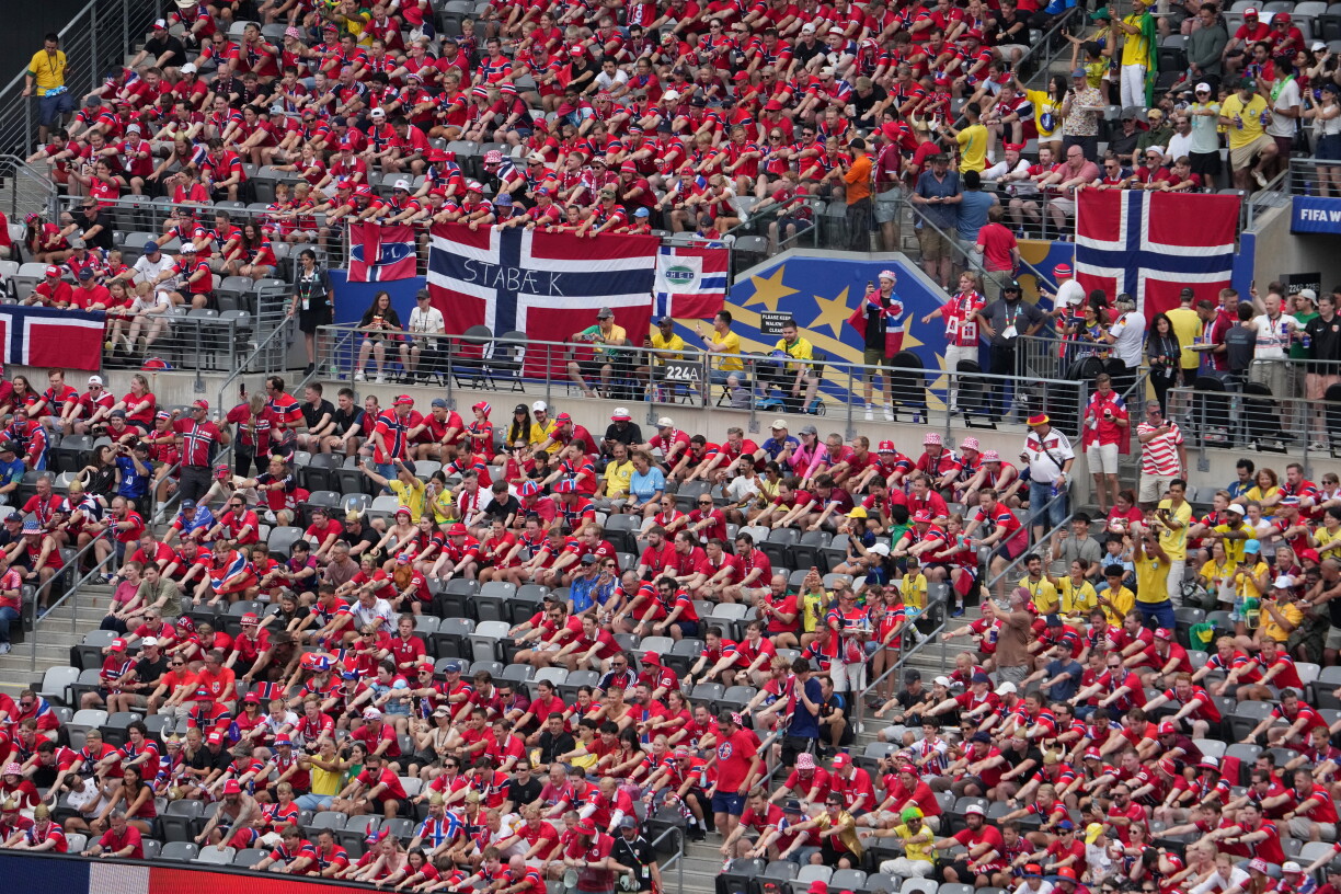 D'Norweger rudderen duerch de ganzen Tournoi