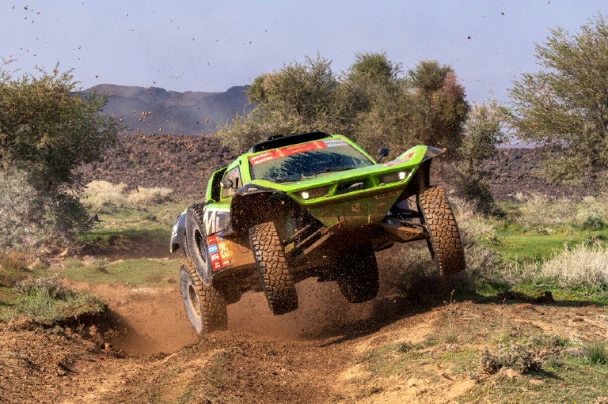 Le Français Francois Cousin et son co-pilote Stéphane Cousin lors de la première étape du Dakar, entre al-Ula et al-Henakiyah ce samedi 6 janvier 2024.