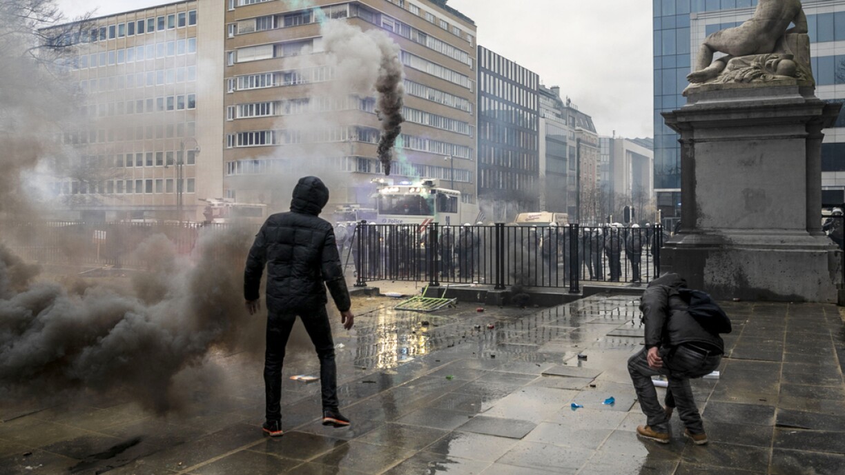 Ausernanersetzungen zu Bréissel