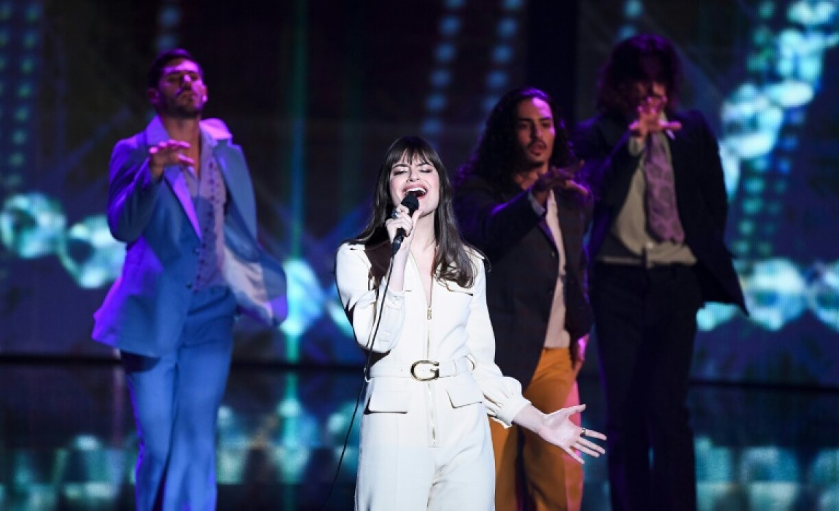 Clara Luciani sur scène pendant la cérémonie des Victoires de la Musique, le 11 février 2022 à La Seine Musicale, à Boulogne-Billancourt