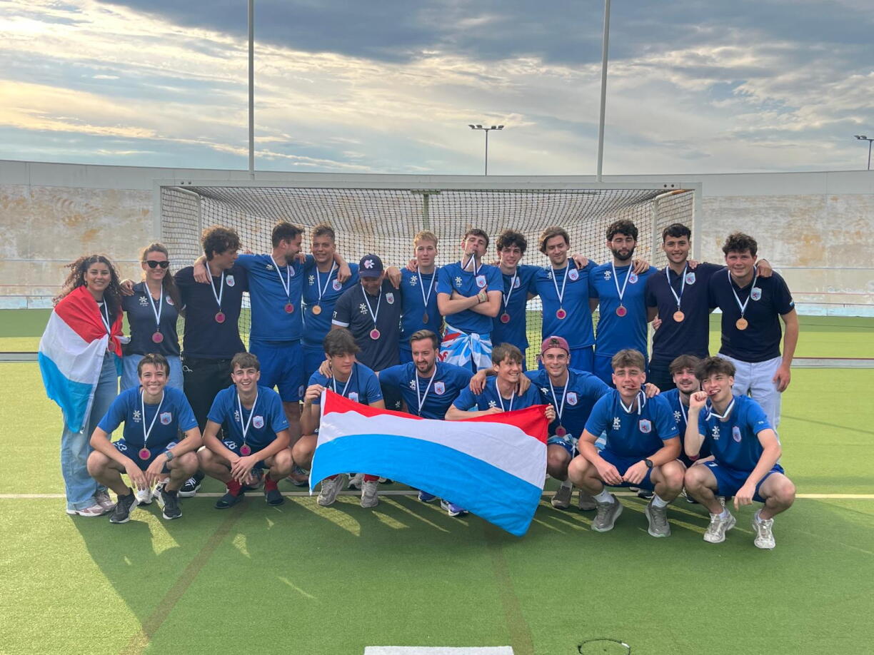 D'Feldhockey-Häre gewannen zu Helsinki d'Bronzemedail.