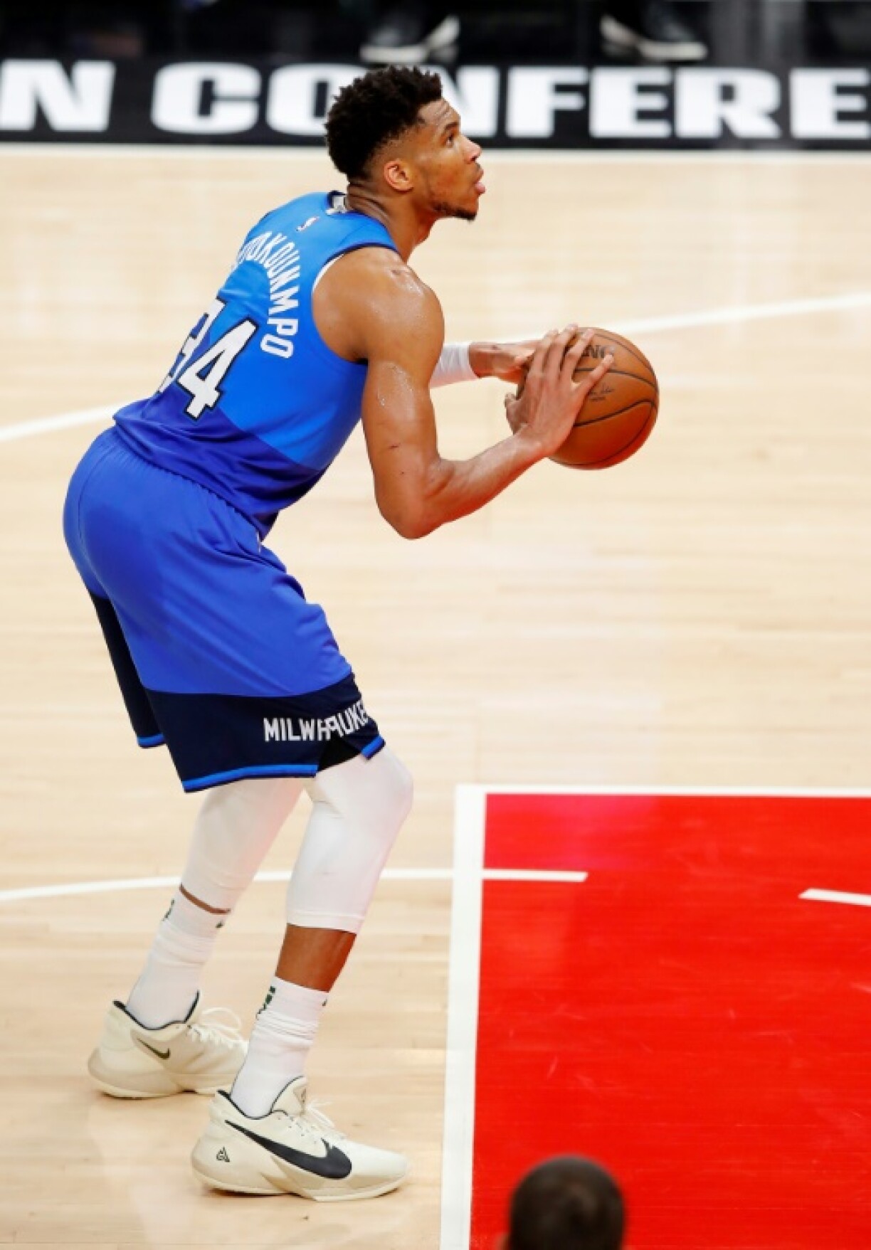 Giannis Antetokounmpo des Milwaukee Bucks lors du match 3 de Conférence Est sur le parquet des Atlanta Hawks, le 27 juin 2021