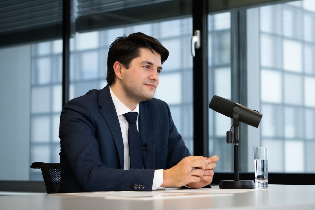 Christos Floros in conversation with Mayor Lydie Polfer during the filming of tonights episode.