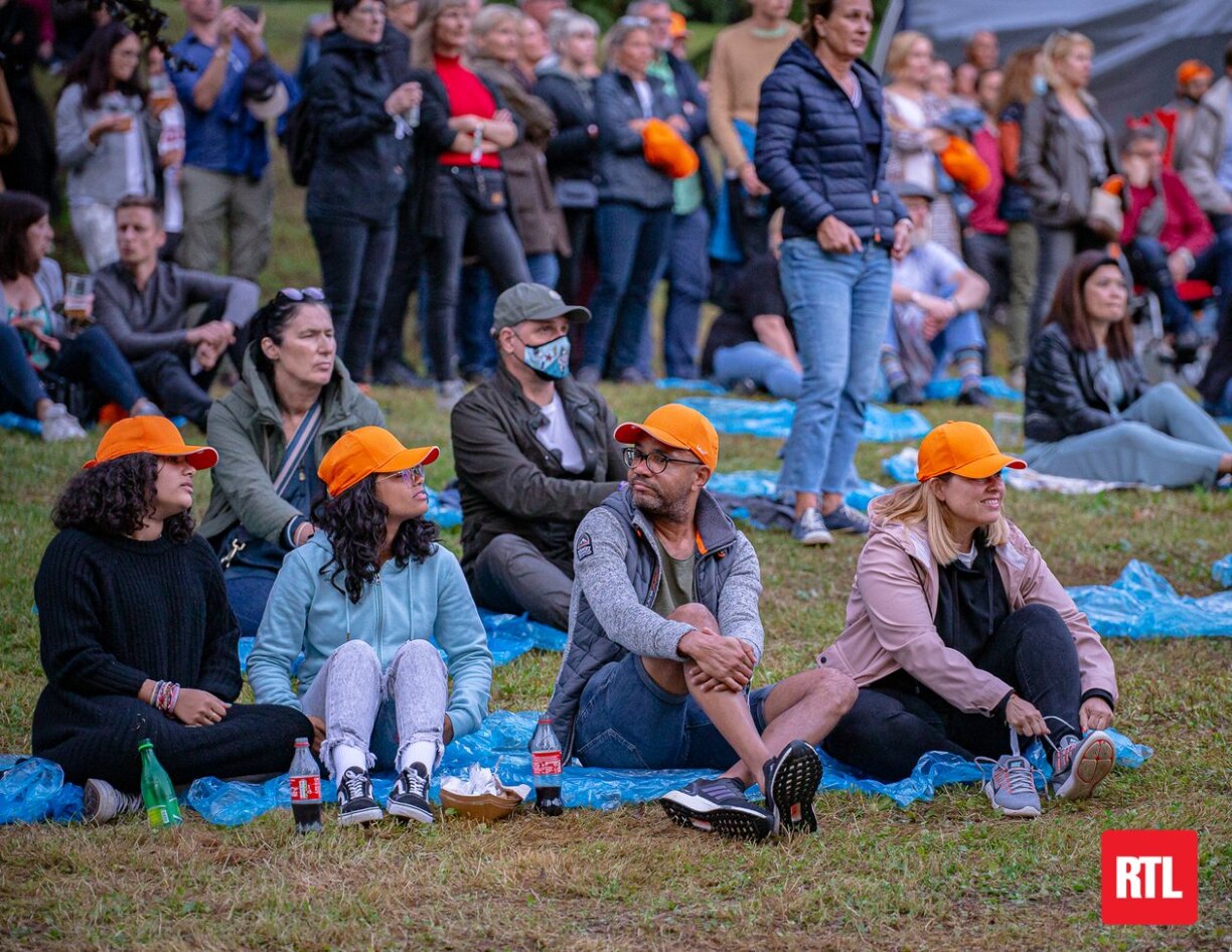 Concert-goers await Selah Sue's performance in Mondorf-les-Bains over the weekend. The performance took place under the CovidCheck programme.