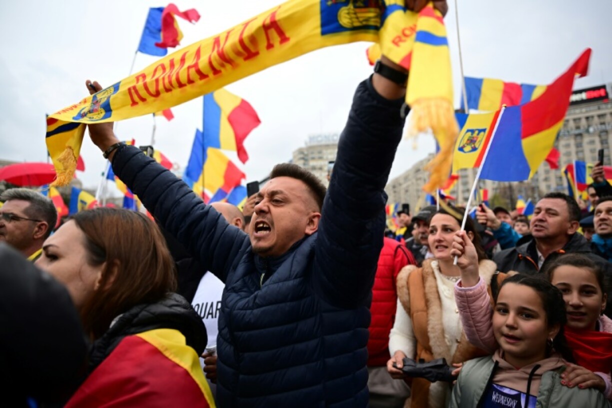 Analysts predict a tight race