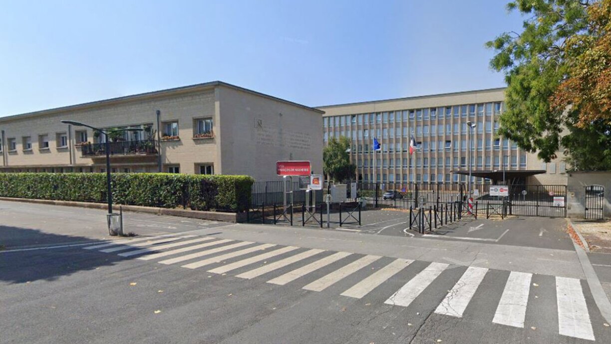 Une enseignante agressée à l'arme blanche dans une école en France