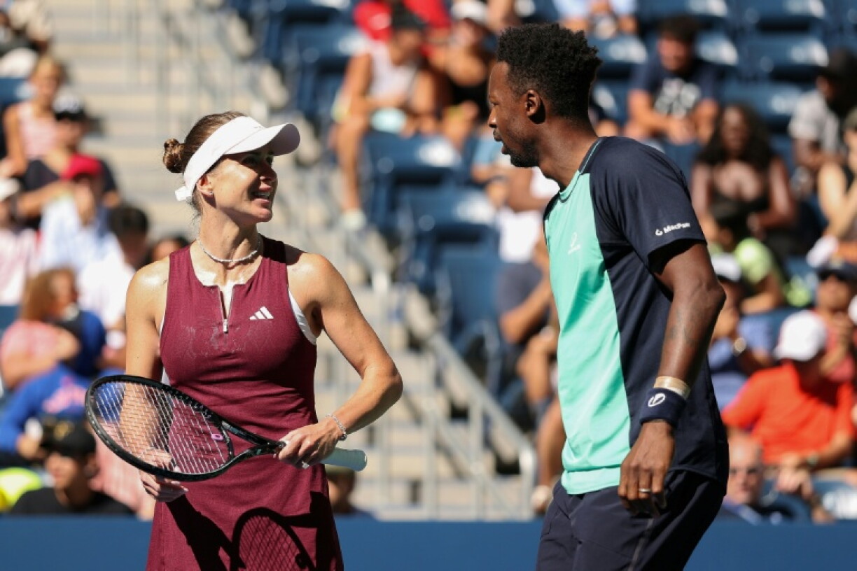 Elina Svitolina (à gauche) et Gaël Monfils, en couple dans la vie, se sont qualifiés pour les demies du tournoi de double mixte de l'US Open, le 25 août 2026 à New York