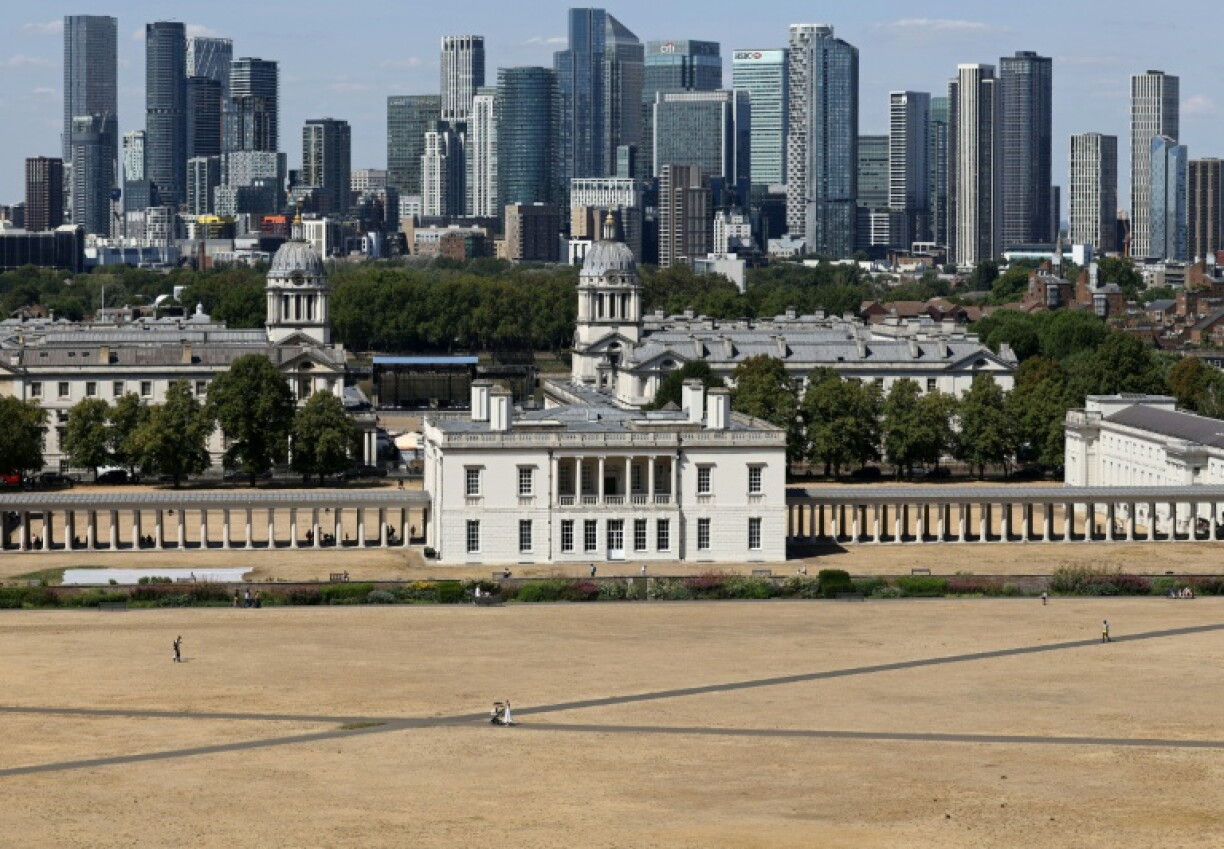 Fast drei Viertel Englands sind nach Angaben der Regierung in London mittlerweile von einer Dürre betroffen. 71,3 Prozent des Landesteils "befinden sich inzwischen im Dürrezustand", erklärte das britische Umweltministerium.