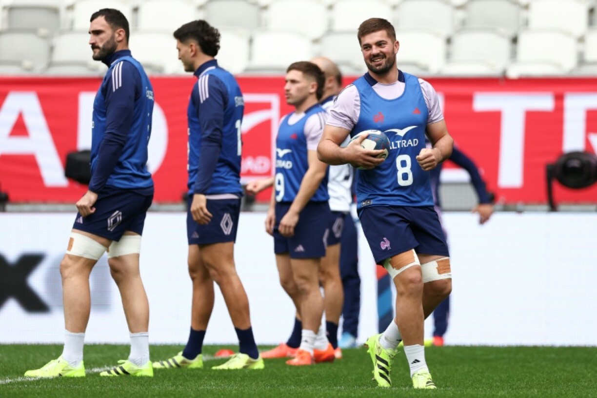 Gregory Alldritt (R) captained Les Bleus in their Six Nations-clinching win over Scotland