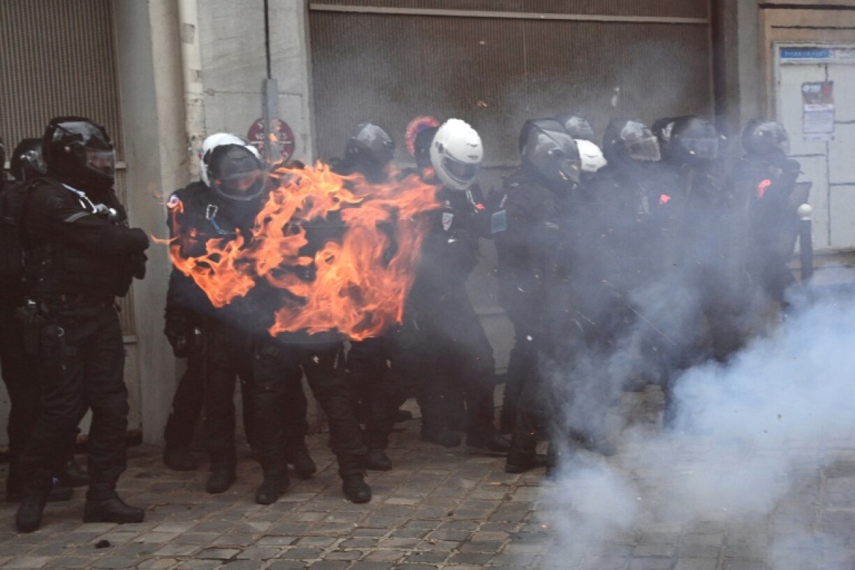 Policiers lors de la manifestation contre la proposition de loi Sécurité globale, à Paris le 5 décembre 2020