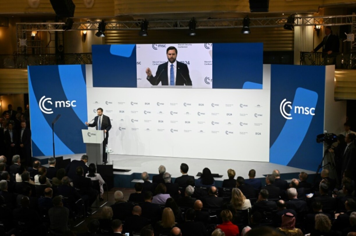 Le vice-président américain JD Vance prononce un discours lors de la 61e conférence de Munich sur la sécurité (MSC), dans le sud de l'Allemagne, le 14 février 2025