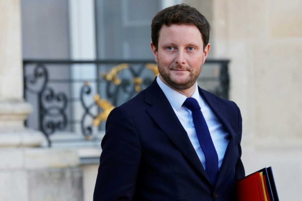 Le ministre des Transports, Clément Beaune, à la sortie de l'Elysée, le 6 décembre 2023 à Paris