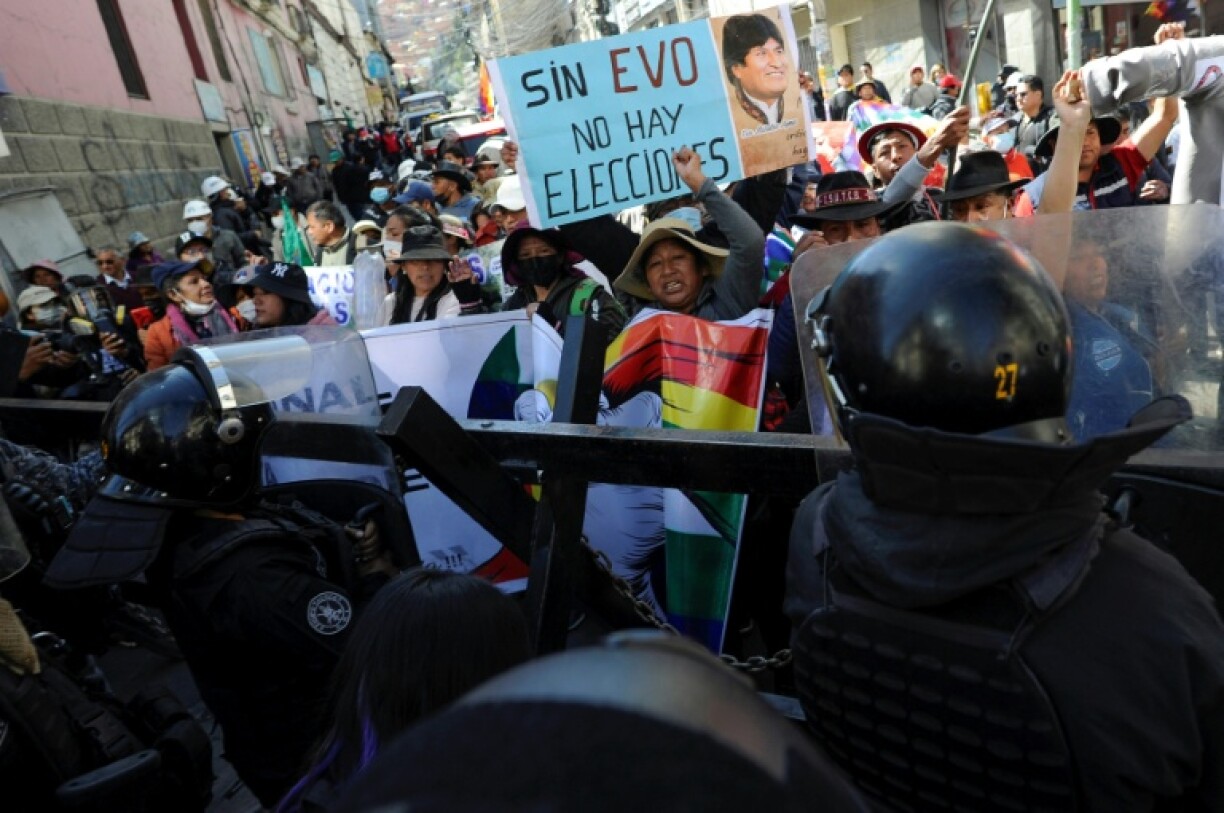 Supporters of former Bolivia's President Evo Morales have taken to the streets to demand that he be allowed to run for another term as president in the upcoming general election