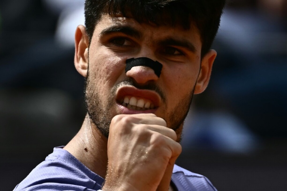 Carlos Alcaraz beat Jack Draper to reach the semi-finals of the Italian Open on Wednesday