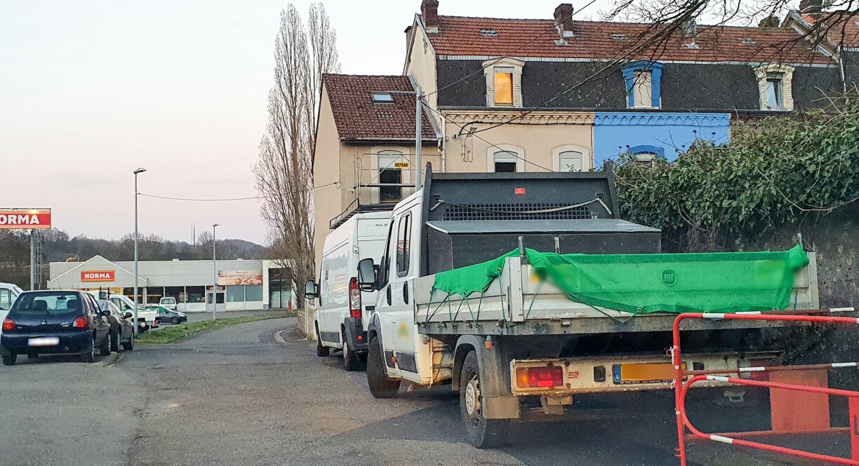Beaucoup de ces camionnettes