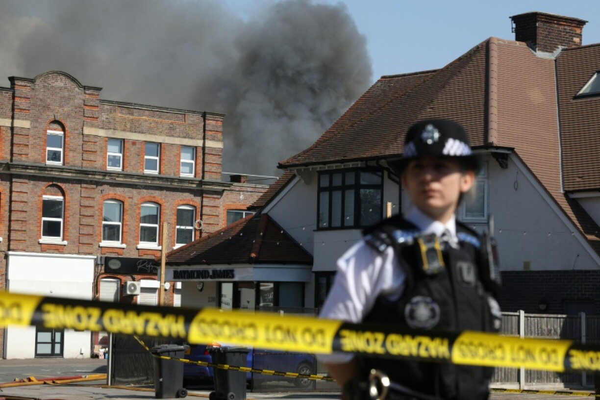 In einem koscheren Supermarkt im Londoner Stadtteil Golders Green ist am Mittwoch Medienberichten zufolge ein Feuer ausgebrochen. Die Feuerwehr bestätigte einen Brand, die Brandursache war noch unklar.