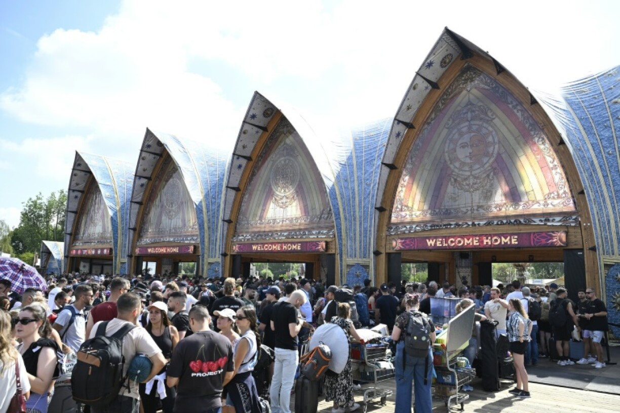 File d'attente à l'entrée du camping du festival Tomorrowland, à Boom (Belgique), le 17 juillet 2025