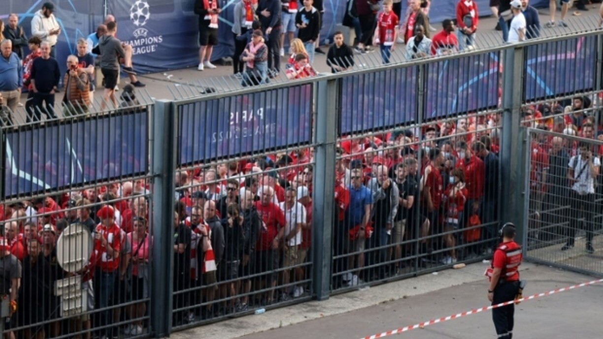 Les supporters de Liverpool devant le Stade de France à Saint-Denis lors de la finale de la Ligue des Champions entre Liverpool et le Real Madrid le 28 mai 2022