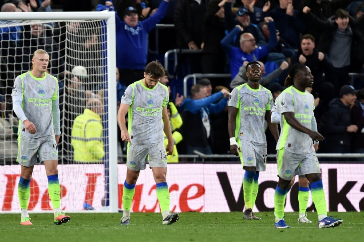 Les Citizens de Manchester City rentrent, têtes basses, de leur déplacement sur la pelouse d'Everton où ils ont concédé le match nul 3-3, le 4 mai 2026