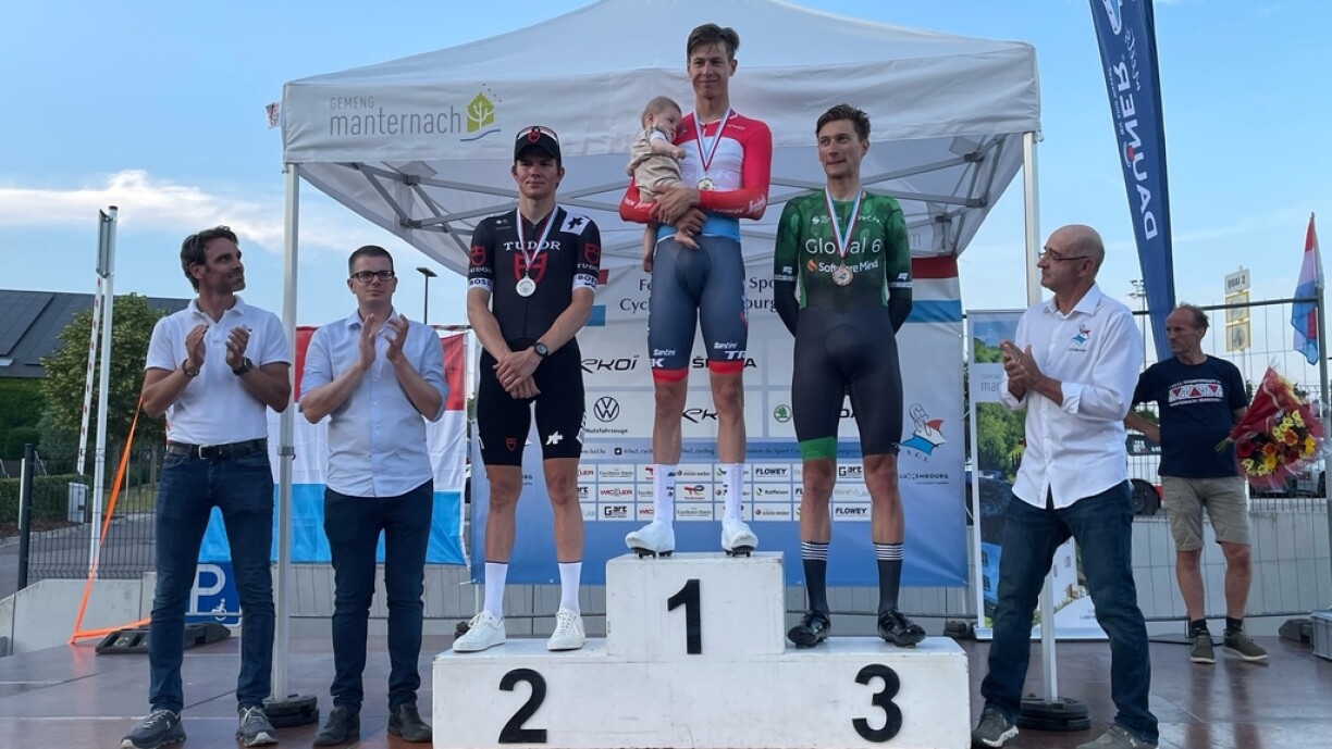 Le podium des Elites sous contrat