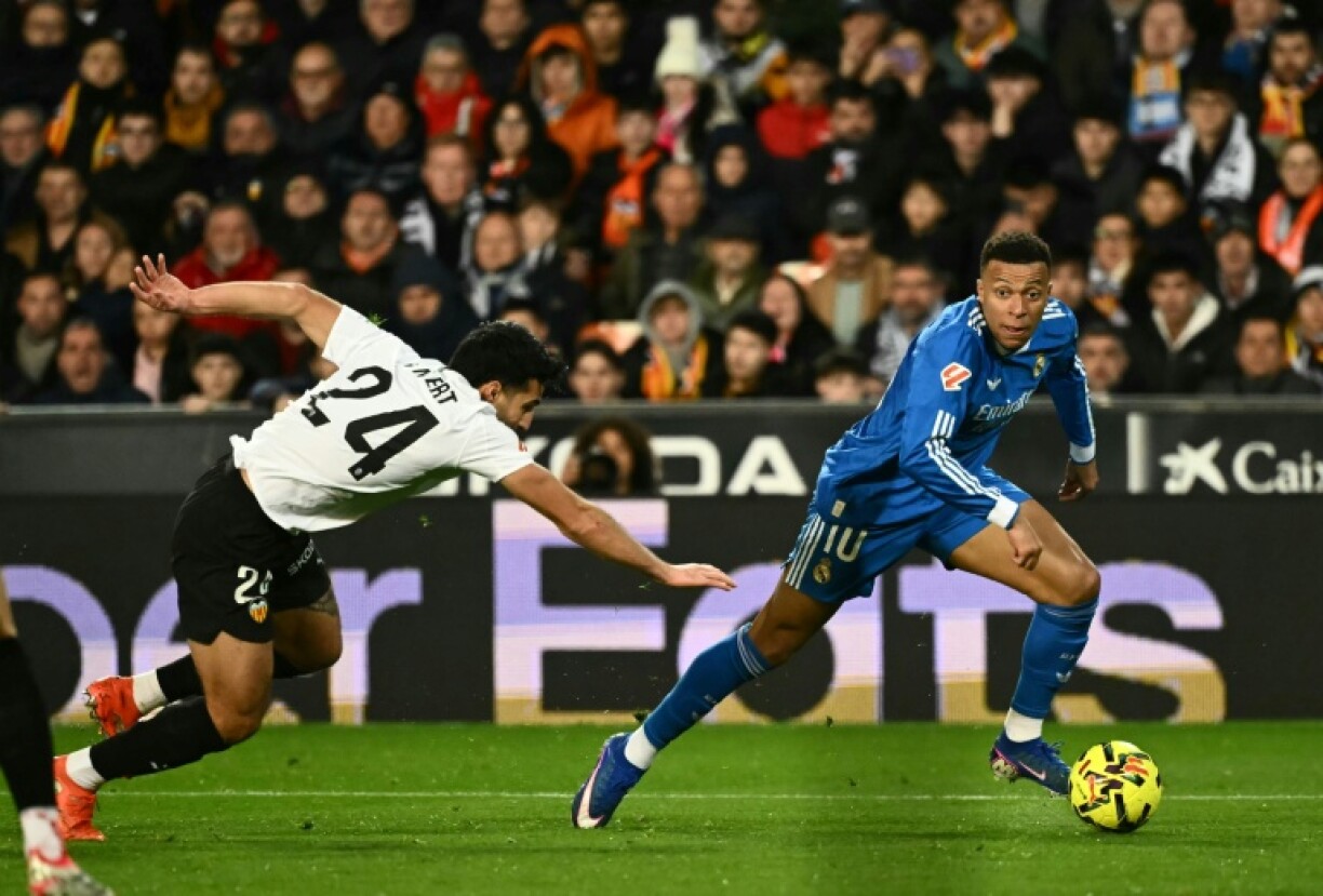 Kylian Mbappé, du Real Madrid, pendant le match de Liga contre Valence le 8 février 2026 à la Mestalla à Valence