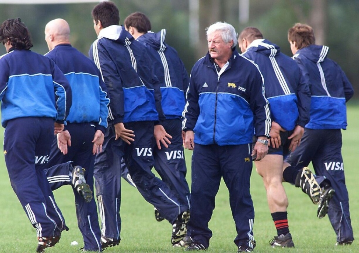 Alex 'Grizz' Wyllie (C) took Argentina to the 1999 World Cup quarter-finals after a distinguished career as player and coach with both Canterbury and New Zealand