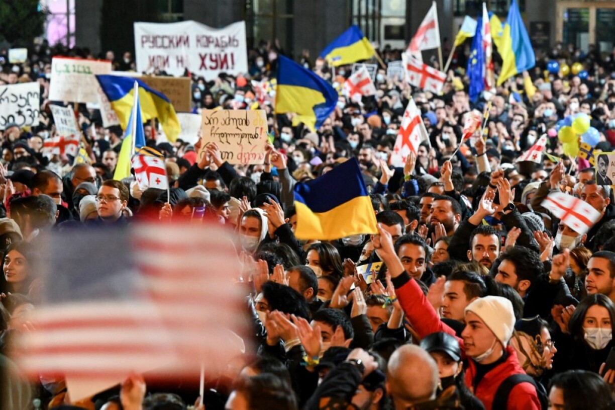 Une manifestation organisée en Géorgie contre la guerre.