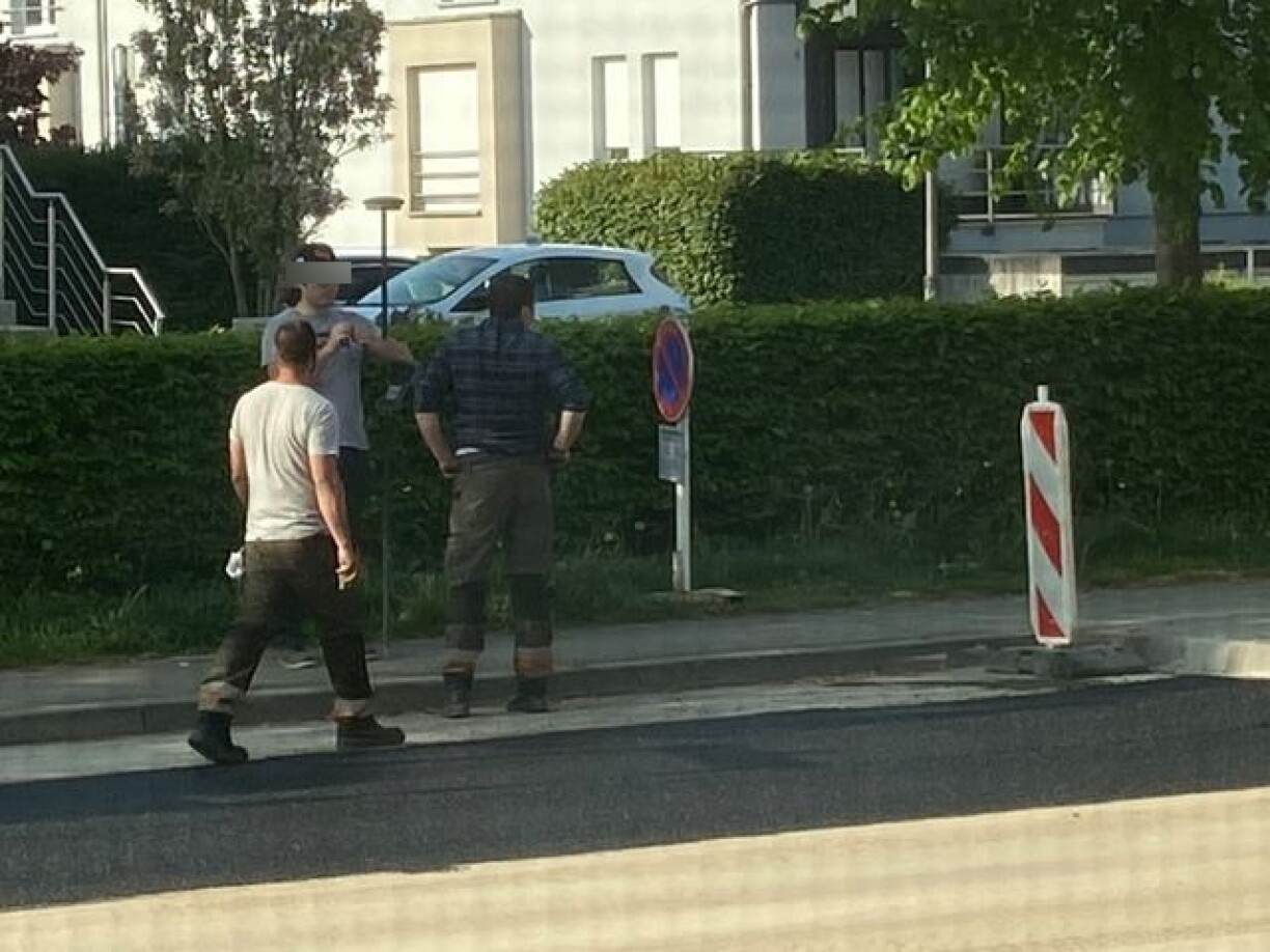 3 Aarbechter op engem Schantjen zu Esch / Boulevard Pierre Dupong