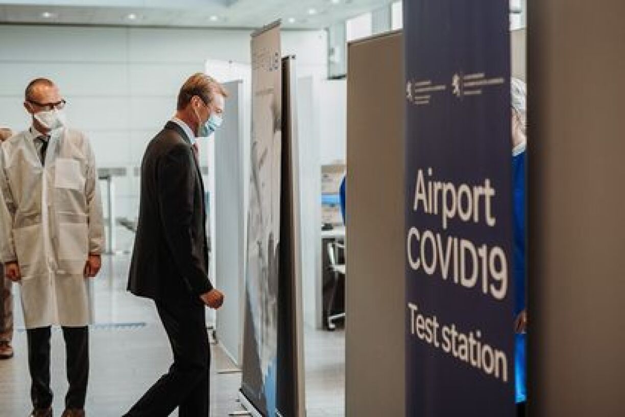 Grand Duke Henri visiting the coronavirus testing station at Findel airport.
