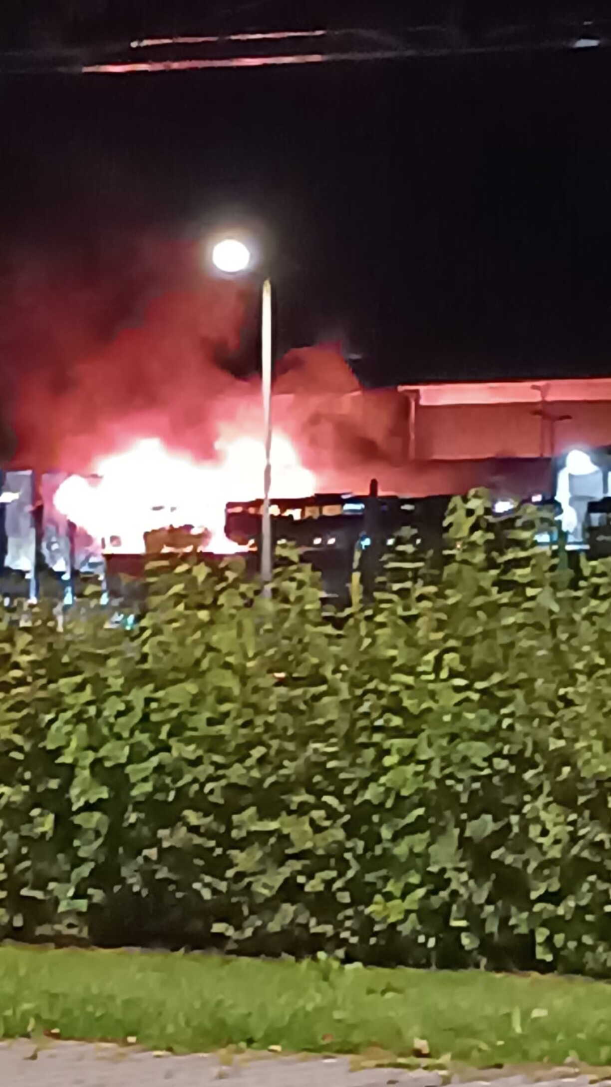 Several vehicles caught fire at a bus depot in Hosingen on Friday night