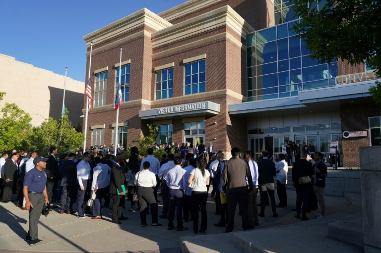 Candidates lined up to apply for jobs with Immigration and Customs Enforcement in Provo, Utah
