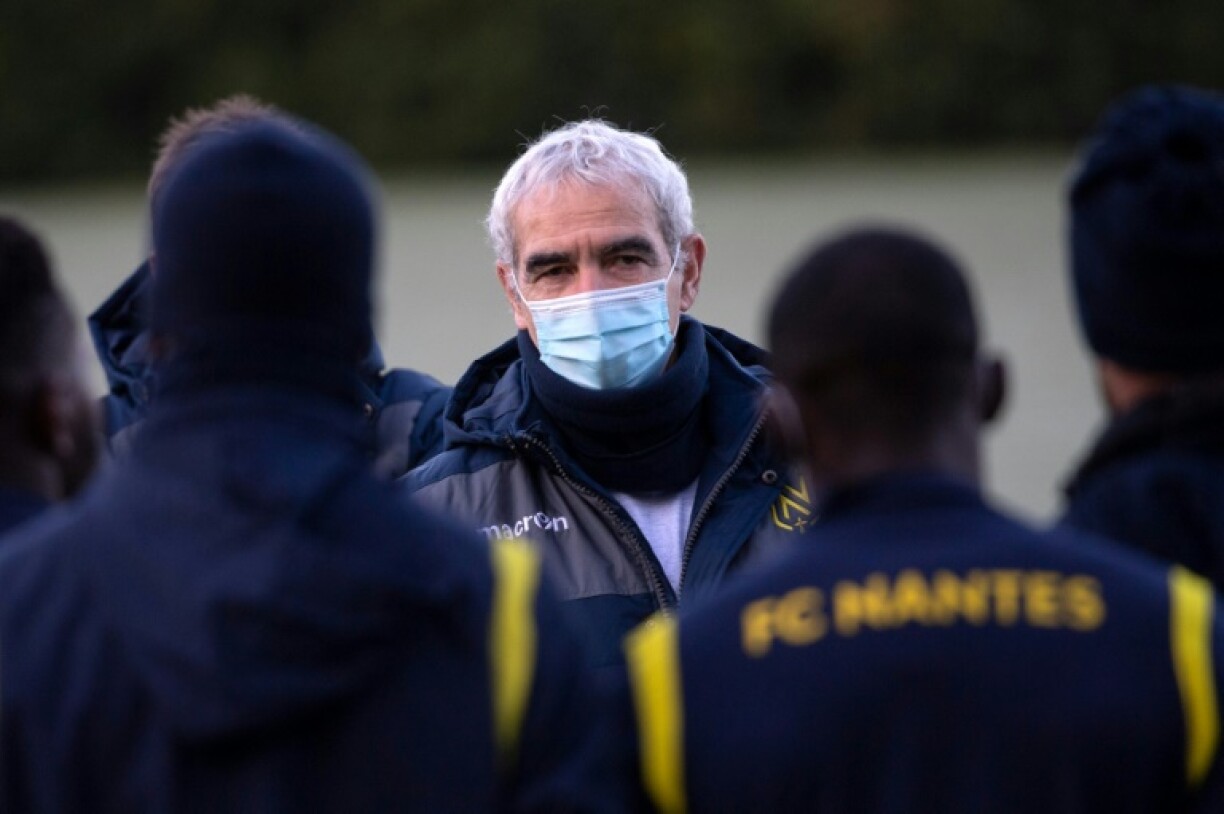 Raymond Domenech lors de sa première séance d'entraînement à la tête du FC Nantes, le 30 décembre 2020 à La Chapelle-sur-Erdre