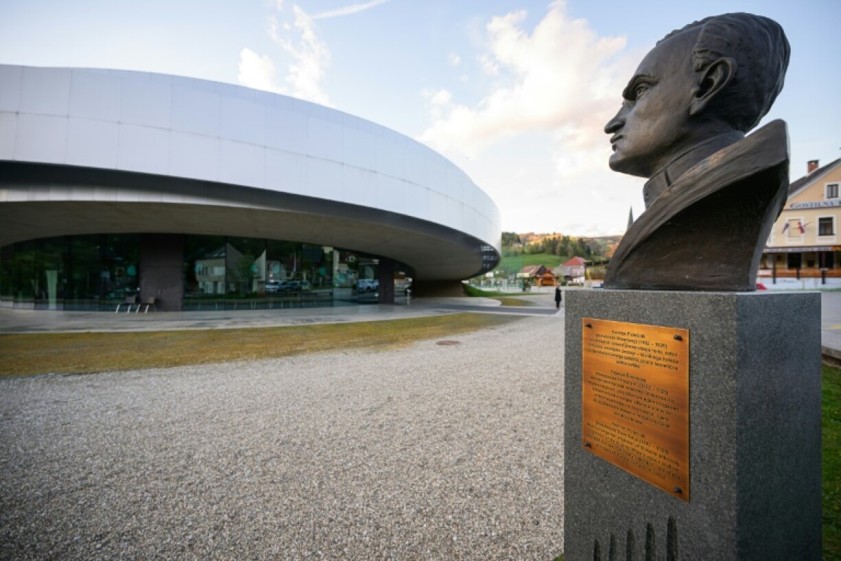 The Center Noordung hosted this year's and the 2015 performance