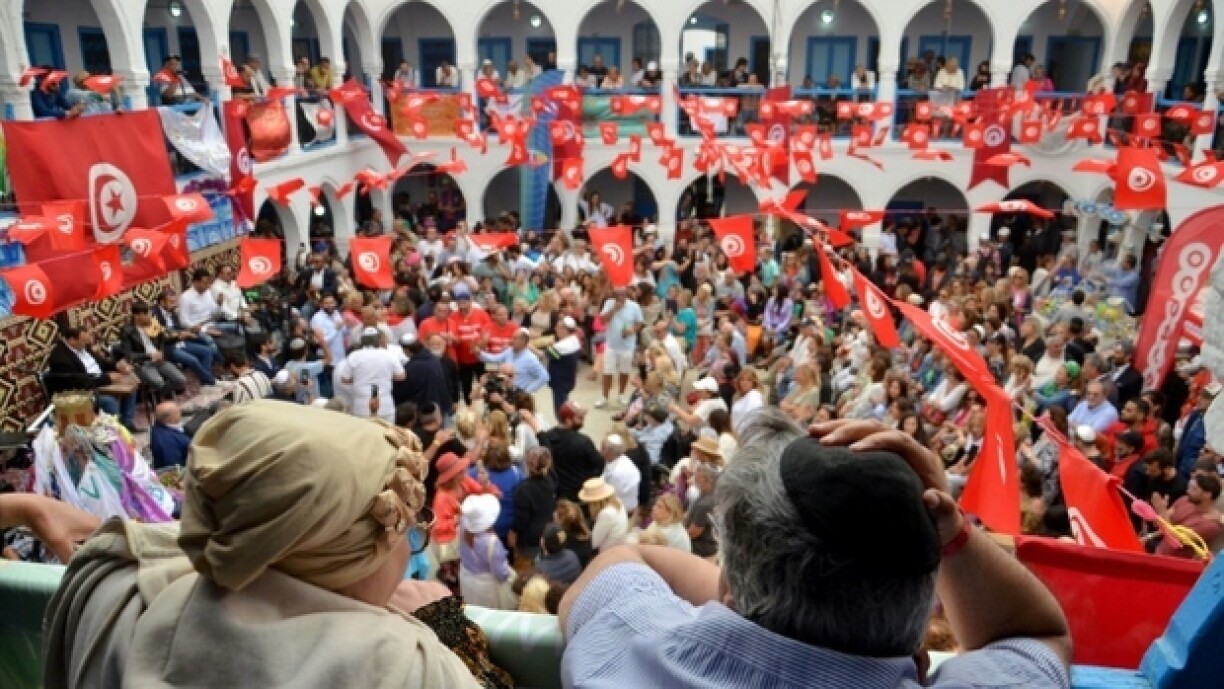 Des fidèles participent à à un pèlerinage juif dans la synagogue de la Ghriba, sur l'île tunisienne de Djerba (est) le 8 mai 2023