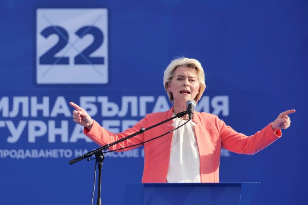 La présidente de la Commission européenne Ursula von der Leyen s'exprime lors d'un meeting de campagne Plovdiv en Bulgarie le 2 juin 2024