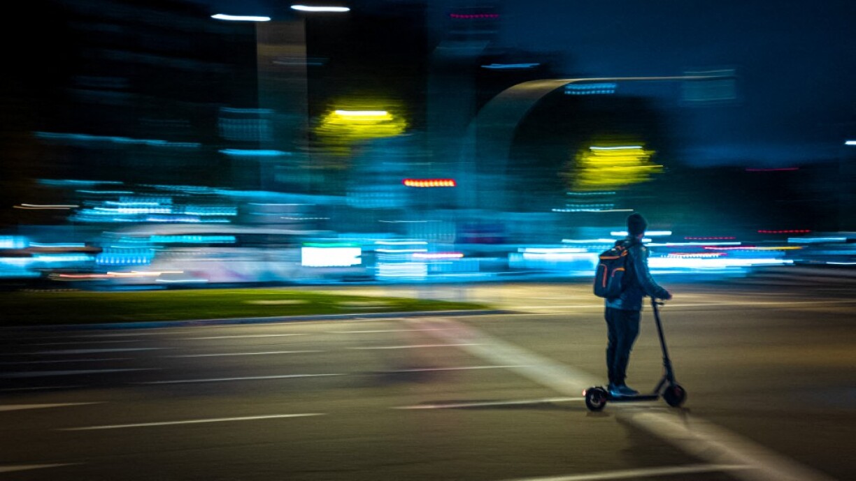 80% des piétons déclarent avoir été frôlés sur un trottoir par un vélo, une trottinette ou un hoverboard.