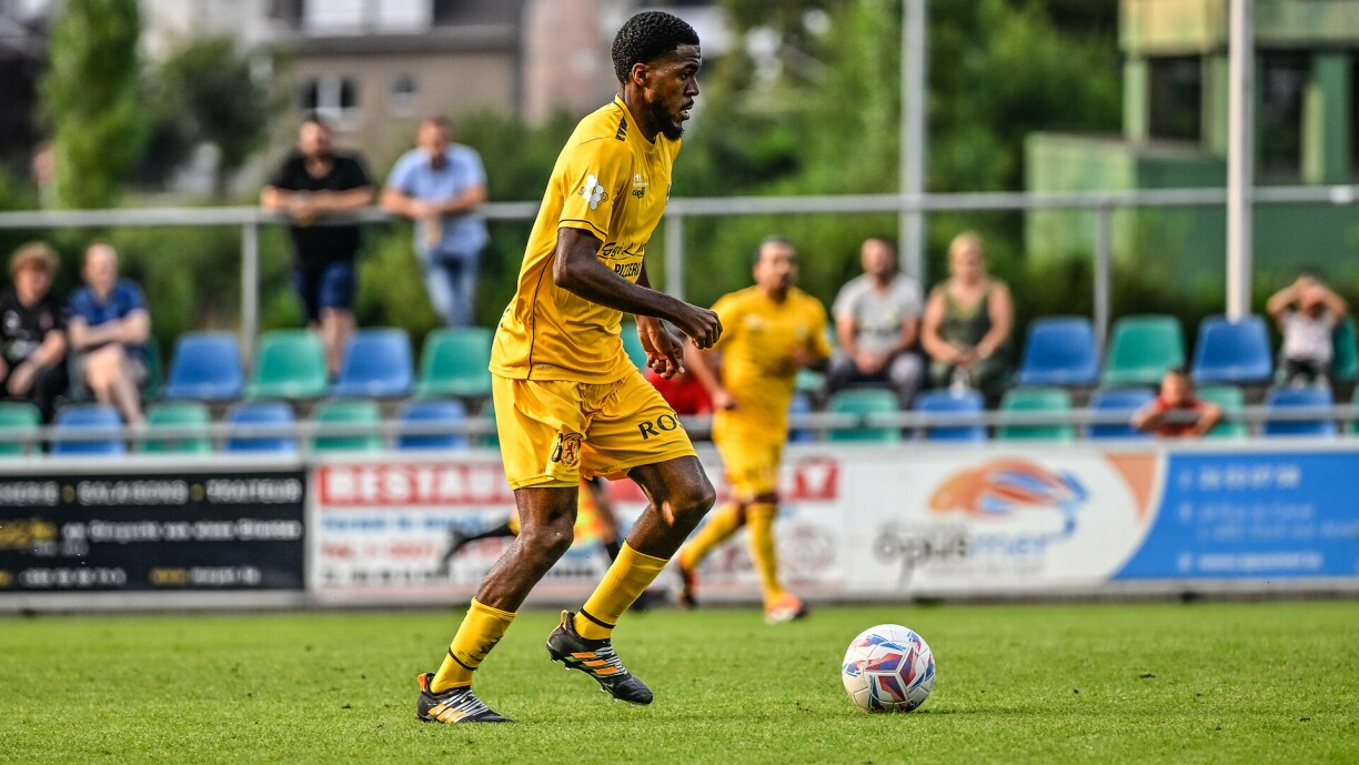 Légende Bruno Freire a abattu un travail de titan entre les lignes. Le milieu de terrain est le symbole d’un Dudelange solidaire.